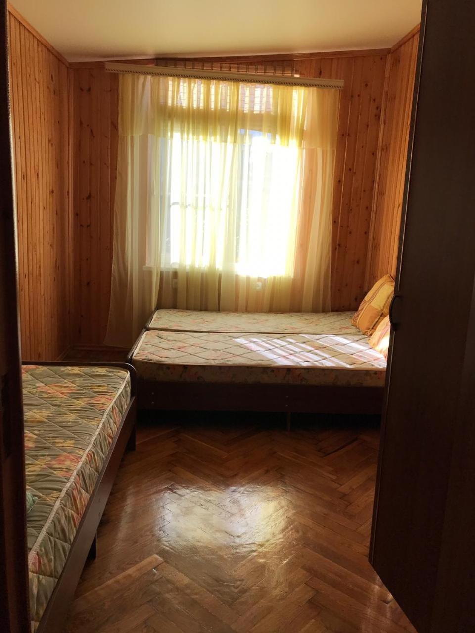 Hotel Гостевой Дом С Садом Gagra Exteriér fotografie