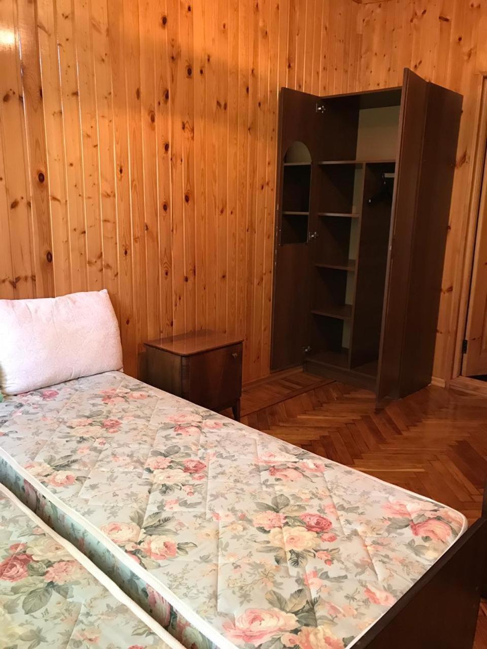 Hotel Гостевой Дом С Садом Gagra Exteriér fotografie
