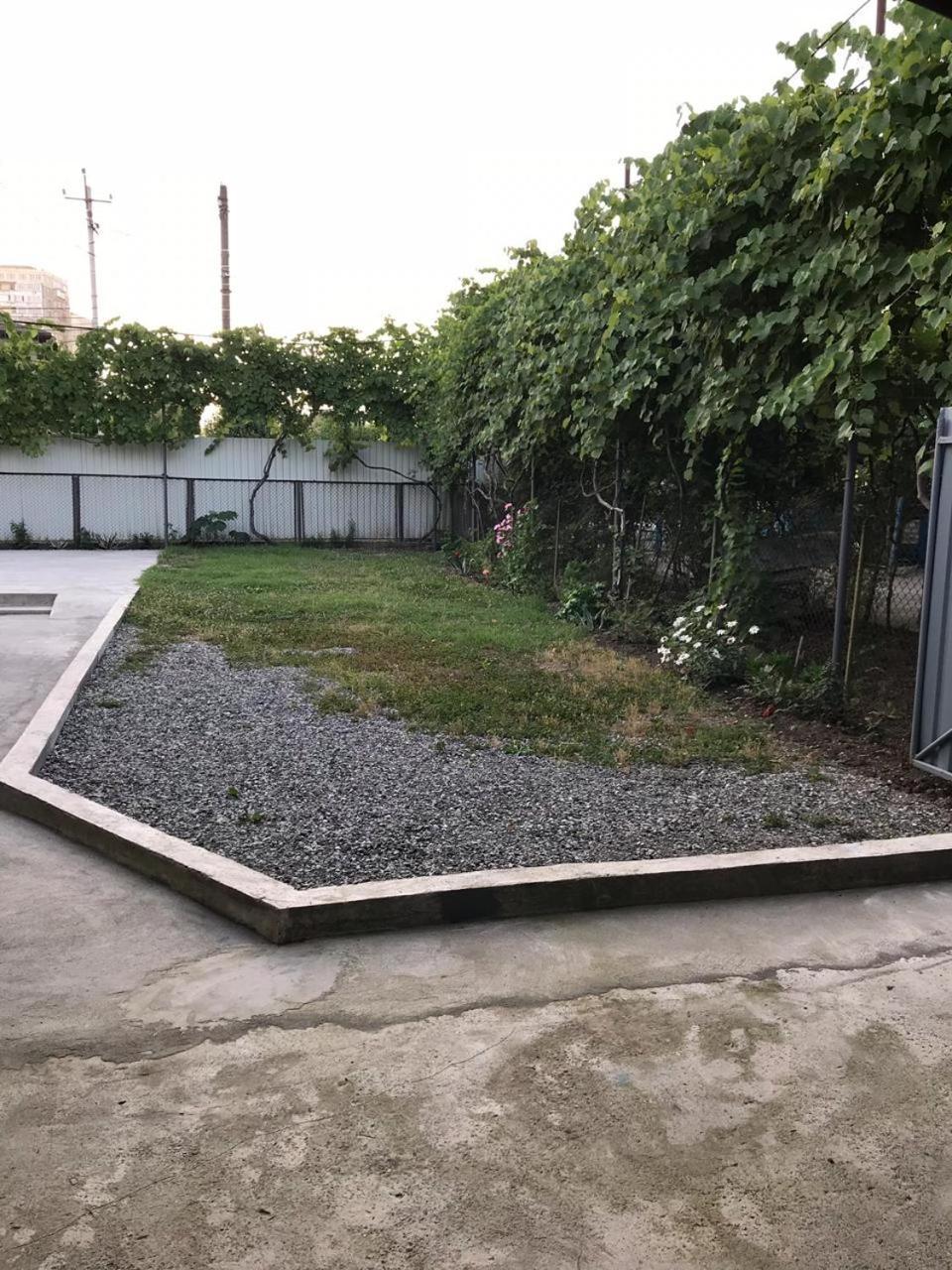 Hotel Гостевой Дом С Садом Gagra Exteriér fotografie