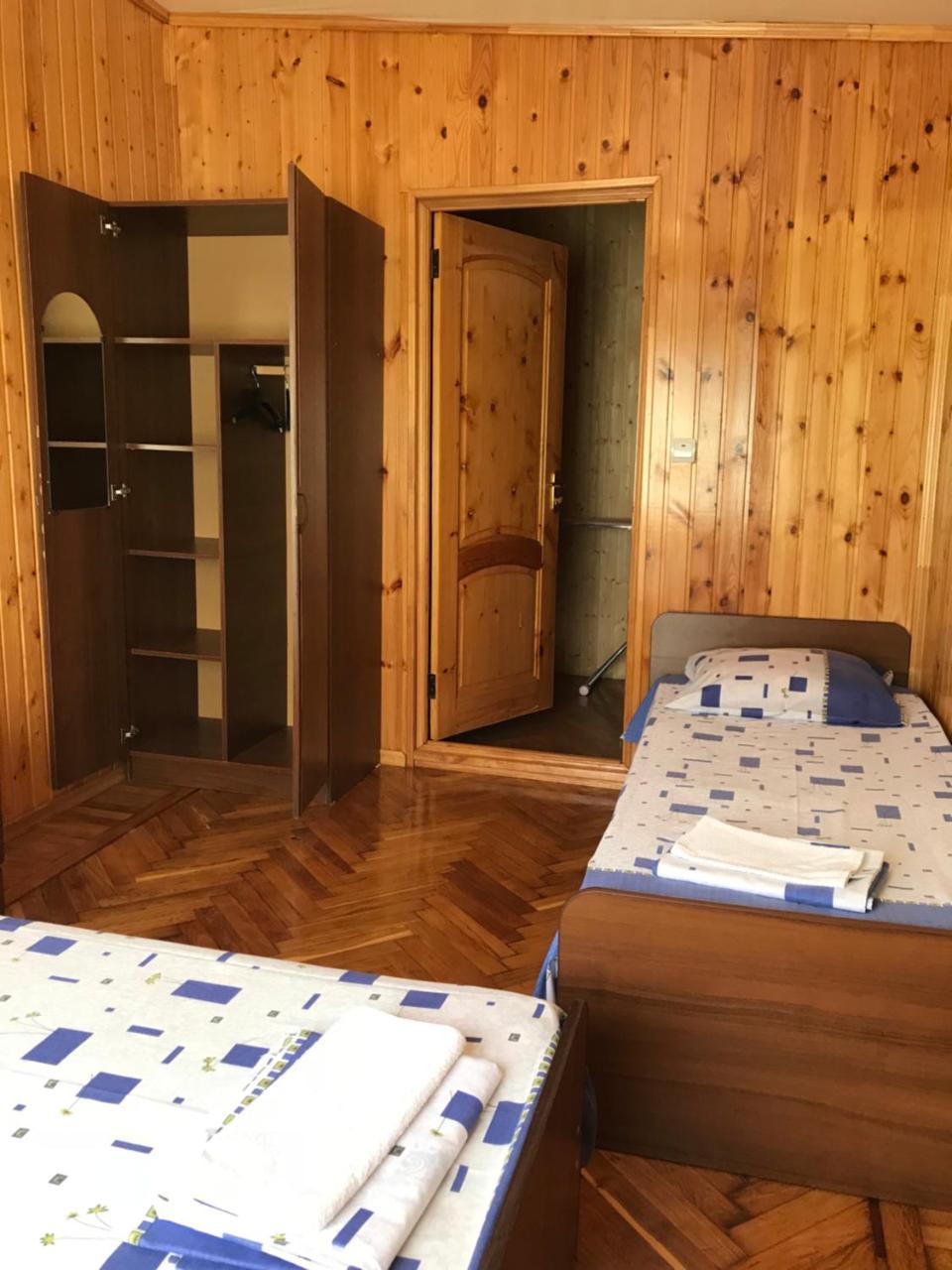 Hotel Гостевой Дом С Садом Gagra Exteriér fotografie